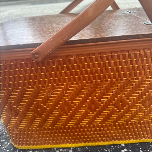 Redmon Picnic Basket  Wood Lid w/ metal Handles MCM - Picture 14 of 15